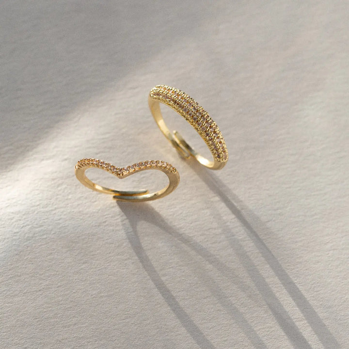 Mira - V-shaped Wishbone Ring Timi of Sweden