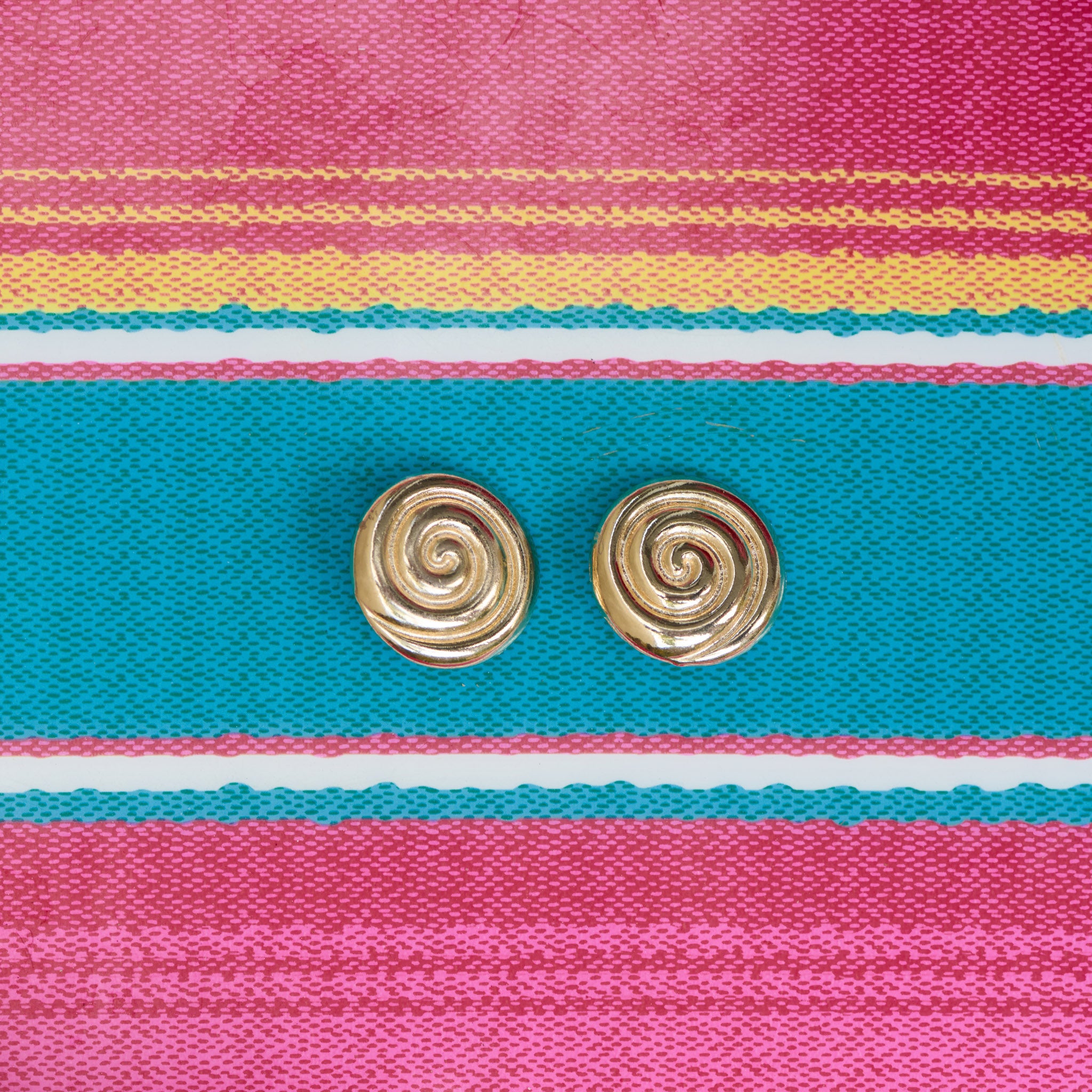 Ebba - Shell Stud Earrings Stainless Steel – Timi of Sweden