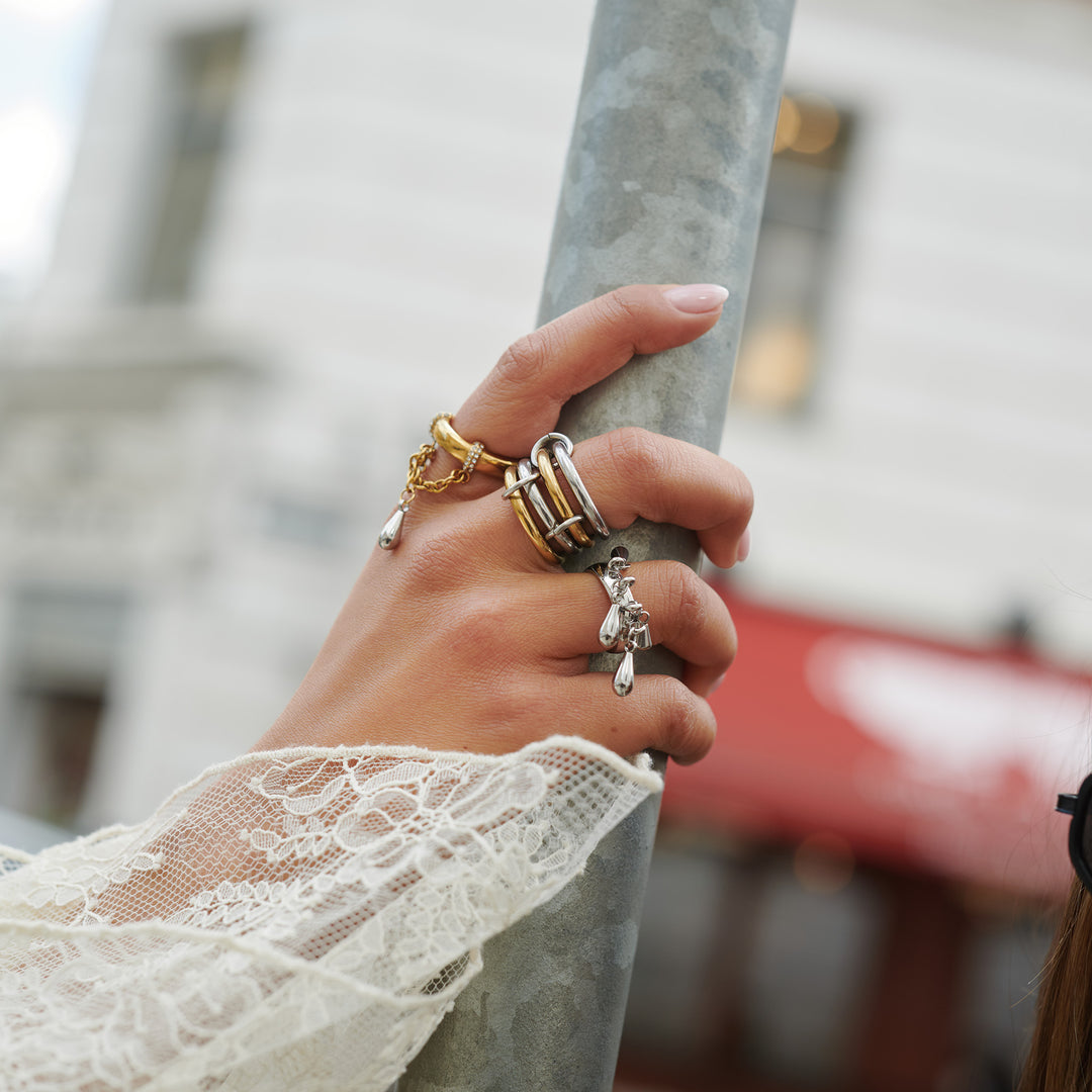 Rain – chain ring in stainless steel | Timi of Sweden