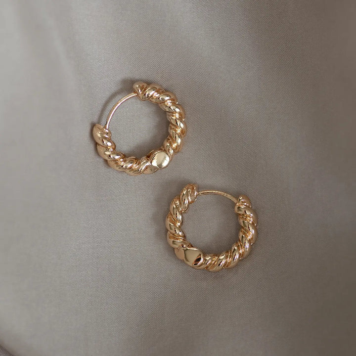 Twisted Hoop Earrings - Gold Timi of Sweden