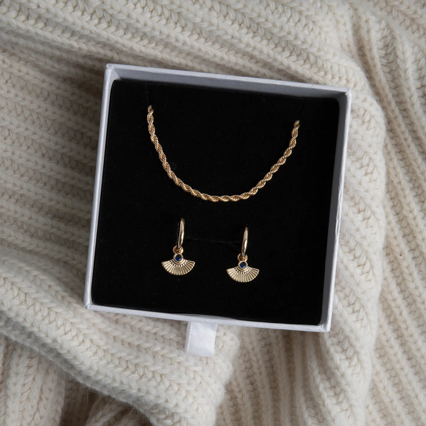 Elegant Necklace and Earring Set