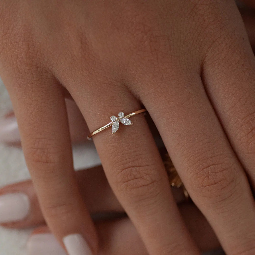 Leah - White Crystal Butterfly Ring Timi of Sweden